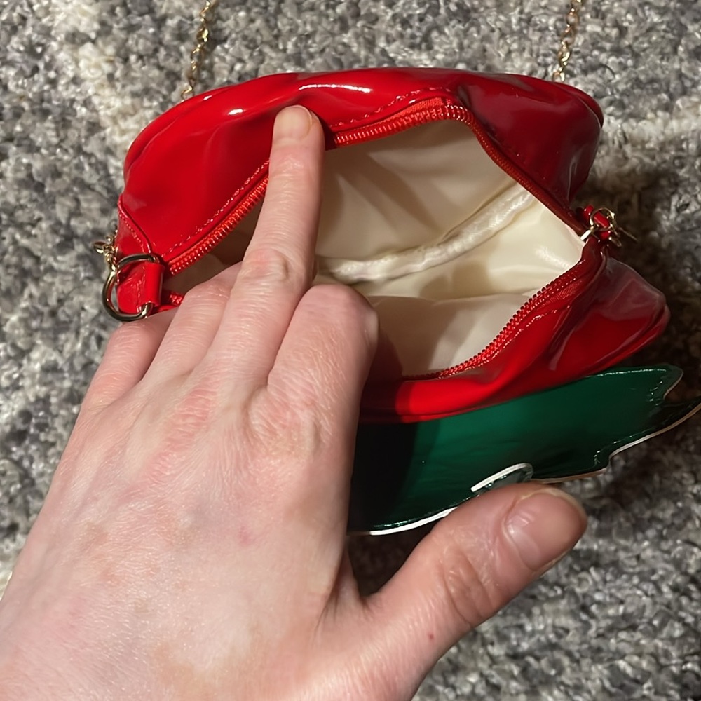 Strawberry bag - Picture 3 of 6